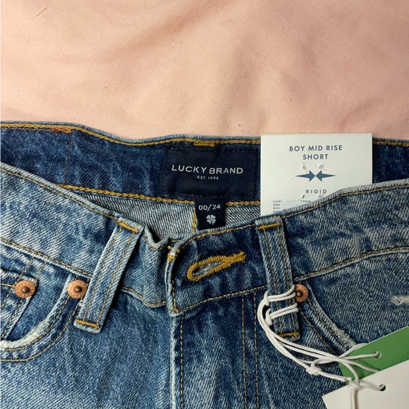 LUCKY BRAND 🍀 mid rise jean shorts - Picture 3 of 3